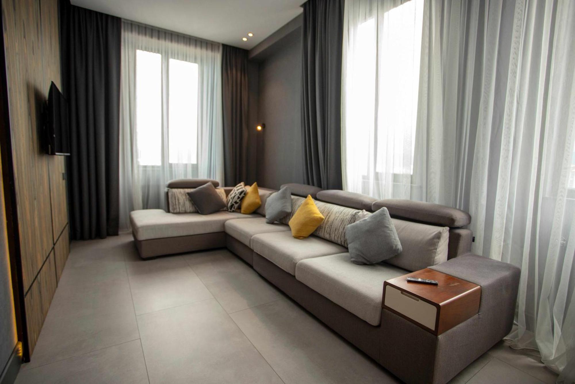 Gumbati Apart Hotel Batumi Bagian luar foto